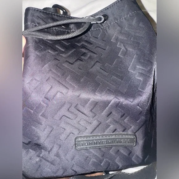 Tommy Hilfiger Purse - Picture 5 of 5